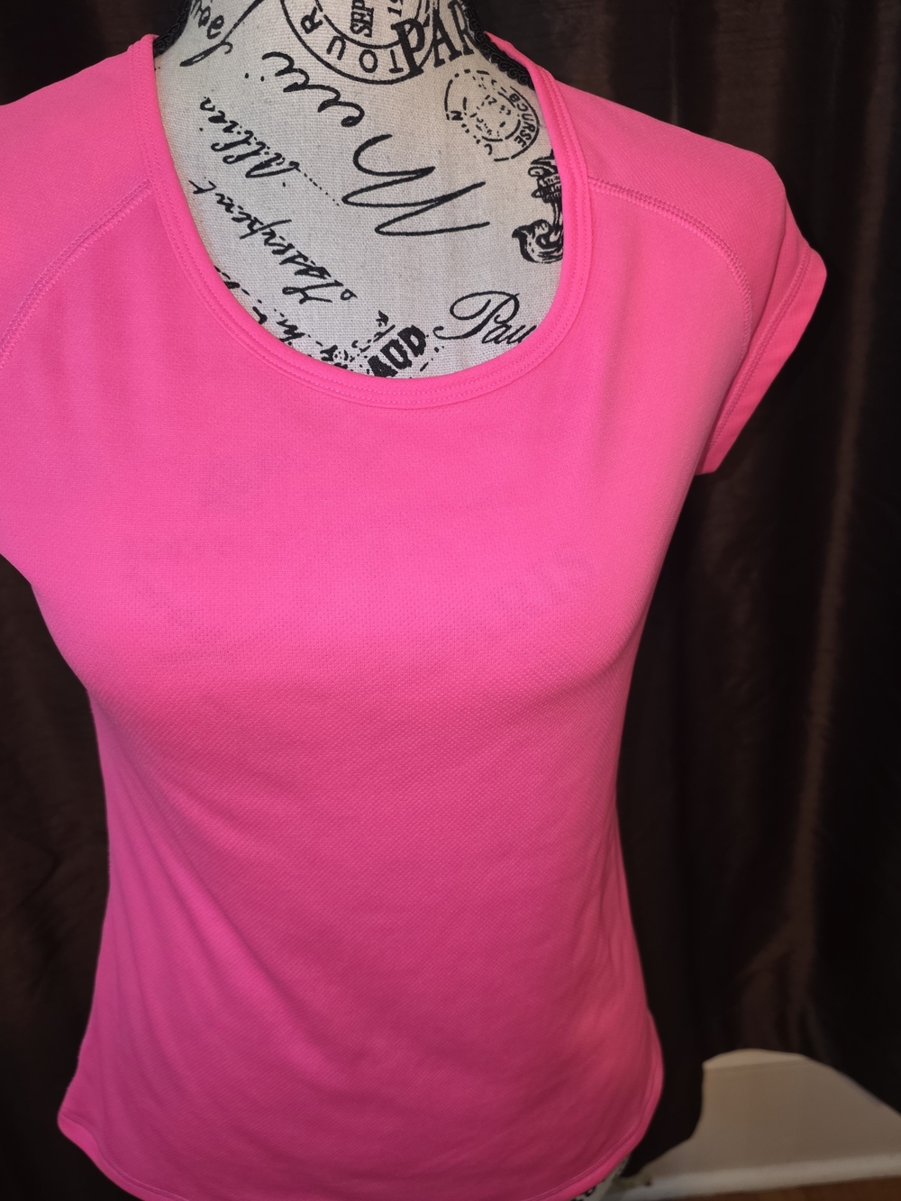 Champion Women’s Hot Pink Short Sleeve Scoop Neck Athletic Tee XS